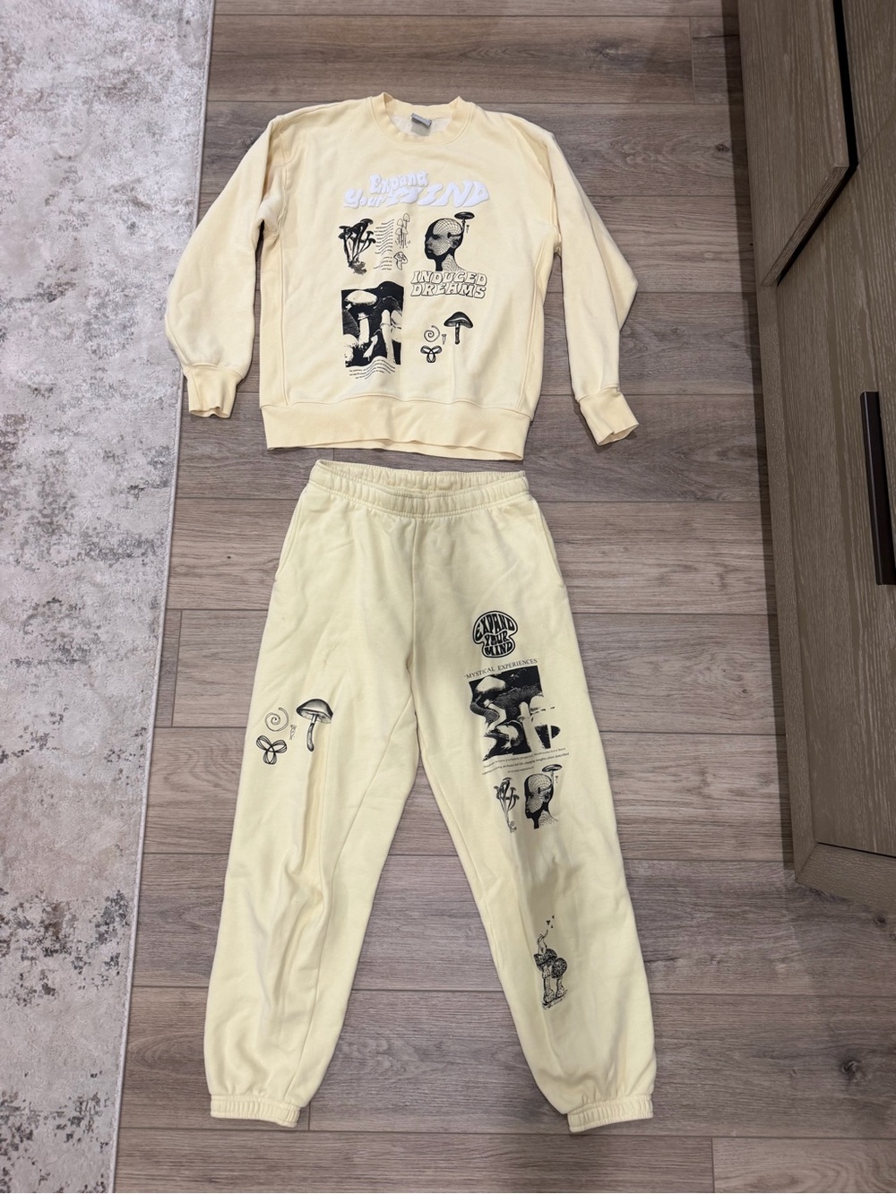 Aritzia TNA Yellow Graphic Crewneck and Sweatpants